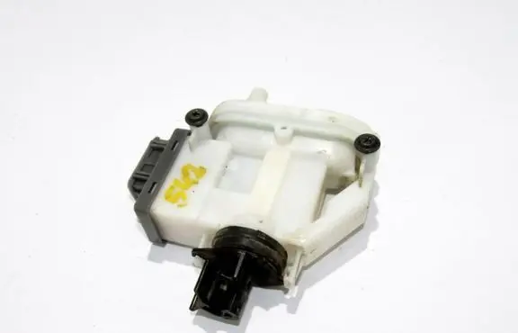Volkswagen PASSAT B4 Central locking motor 3A0862153B