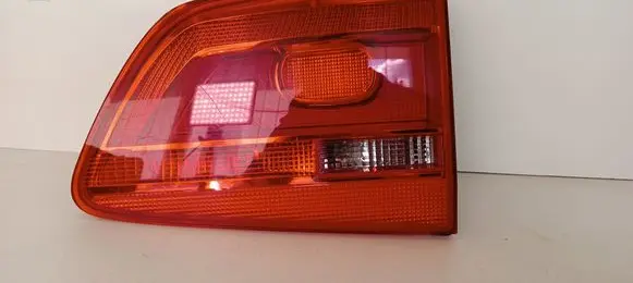 Volkswagen Touran II Tailgate rear/tail lights 1T0945094