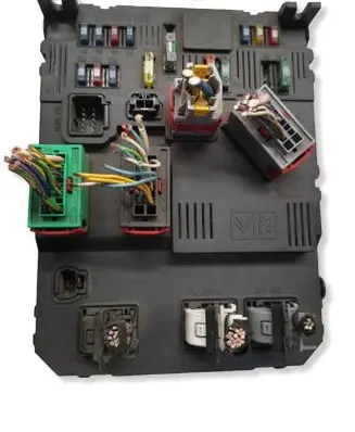 Citroen C3 Fuse module 9650585780 47556117 S118085200