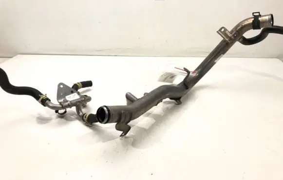 Engine coolant pipe/hose