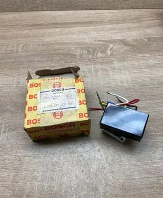 Mercedes-Benz 250 280 C CE W114 Window wiper relay 0335320005