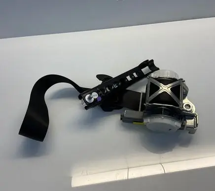 Mercedes-Benz GLK (X204) Front seatbelt A2048609885 040800 2048609885