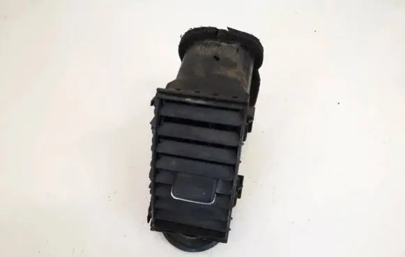 Toyota Prius (XW20) Dash center air vent grill 5506147010 55061-47010