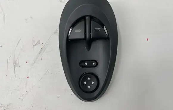 Iveco Daily 3rd gen Electric window control switch