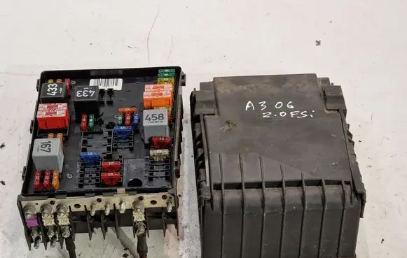 Audi A3 S3 8P Fuse module 1K0937124K
