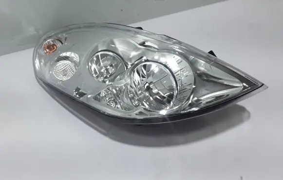 Renault Master III Headlight/headlamp 260108402R