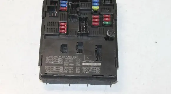 Nissan Note (E12) Fuse module 284B71HZ2A