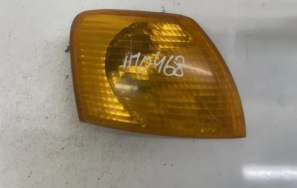 Volkswagen PASSAT B5 Front indicator light 3B0953050