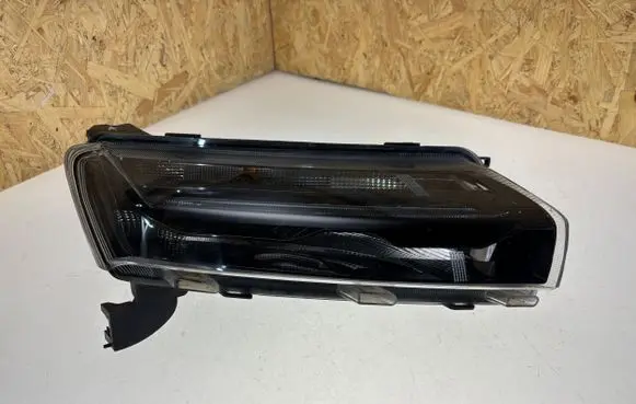 Dacia Spring Headlight/headlamp 266008993R B014819