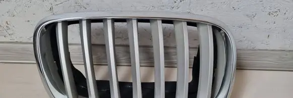 BMW X5 E70 Front bumper upper radiator grill 7157688