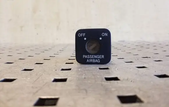 Toyota Corolla Verso E121 Passenger airbag on/off switch 