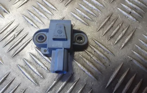 Volkswagen Golf V Airbag deployment crash/impact sensor 1K0955557A