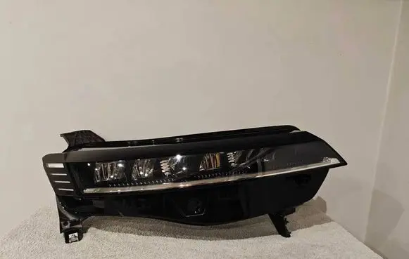 Renault Megane E-Tech Headlight/headlamp 260102443R 1EX01514202 00005356