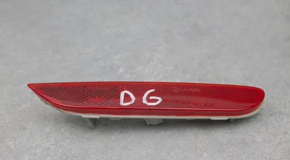 Nissan Leaf I (ZE0) Rear tail light reflector
