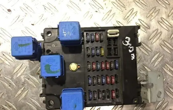 Nissan Primera Fuse box set 3j30803983
