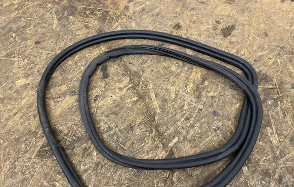 BMW 7 G11 G12 Trunk rubber seal (body) 