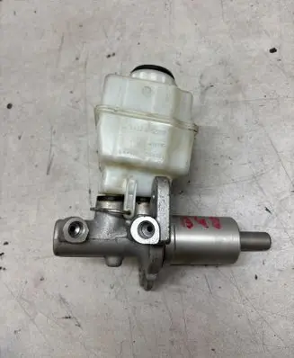 BMW X5 F15 Clutch master cylinder 6782289 82666324