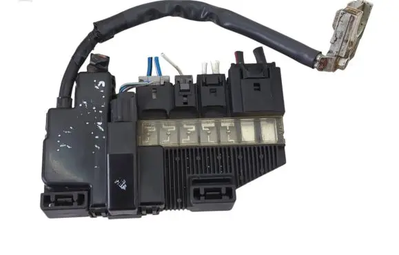 Suzuki Grand Vitara II Battery relay fuse 3674064J00