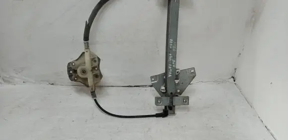 Rear door manual window regulator