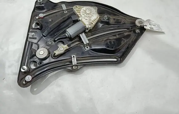 Mercedes-Benz E C207 W207 Rear door window regulator with motor A2076701403 A2078200442 977654103