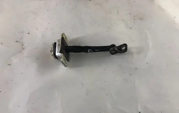 KIA Sorento Rear door check strap stopper