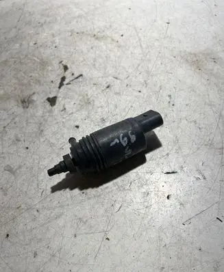 BMW 5 E39 Windscreen/windshield washer pump 8377612