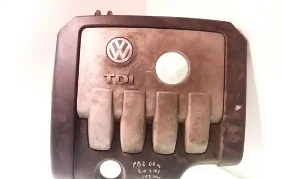 Volkswagen PASSAT B6 Engine cover (trim) 03G103925