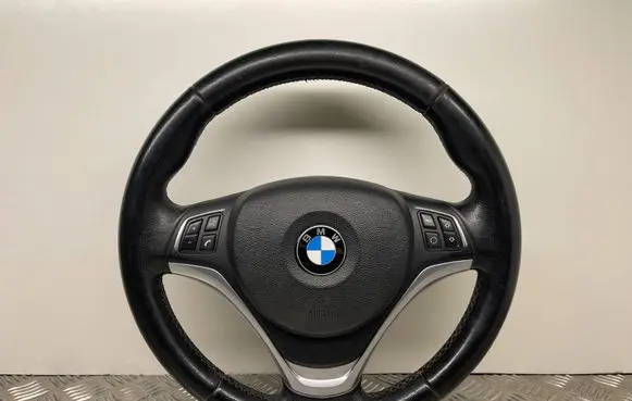 BMW X1 E84 Steering wheel 6853131 7051505