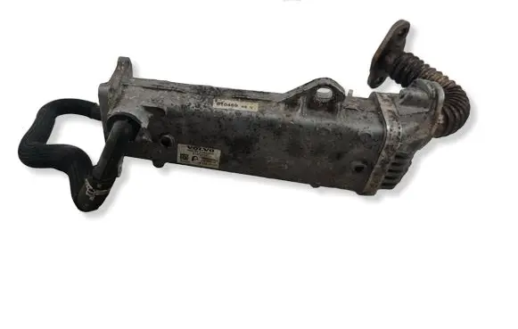 Volvo XC70 EGR valve cooler 31272702 70171804 0922600105