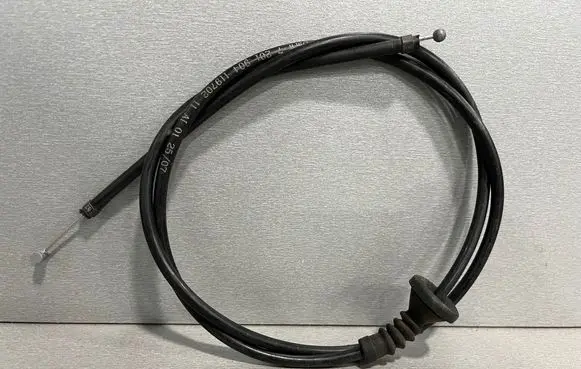 Engine bonnet/hood lock release cable