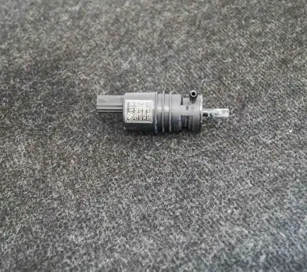 BMW 4 F32 F33 Windscreen/windshield washer pump 7302589
