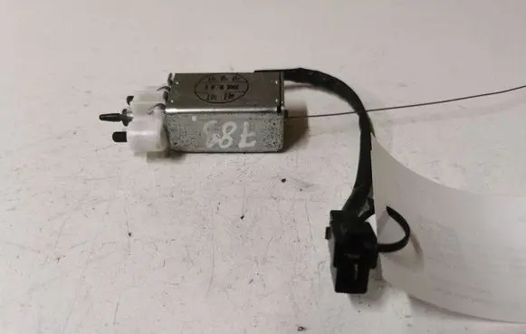 KIA Sorento Fuel tank cap lock