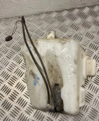 Renault Espace IV Windshield washer fluid reservoir/tank 8200050361 77AS5820005 81ass8200060032