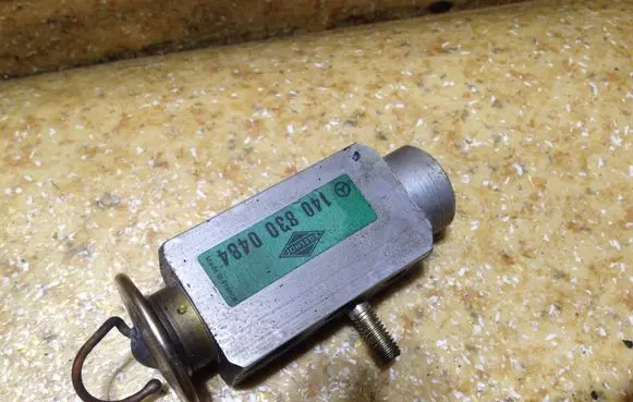 Mercedes-Benz SL R129 Air conditioning (A/C) expansion valve 1408300484