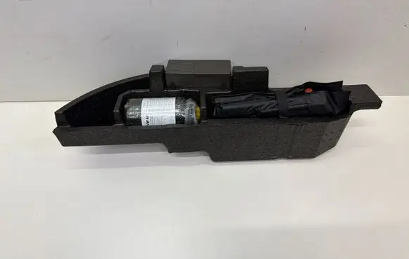 Audi Q7 4M Tool box 4M0012120B 8P0012619A