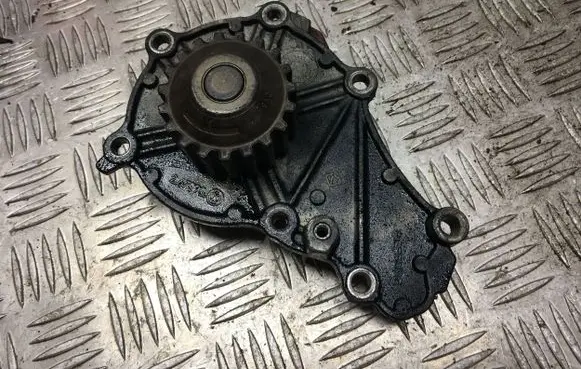 Ford Focus Water pump 26739300