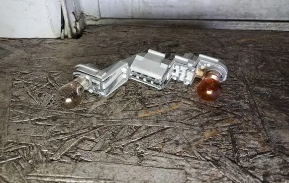 Volvo V50 Tail light bulb cover holder 28127002 281220