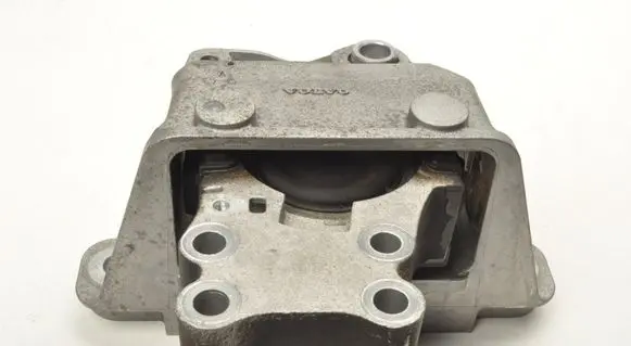 Volvo XC40 Engine mounting bracket 32298325