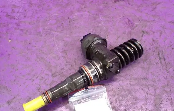 Audi A4 S4 B6 8E 8H Fuel injector