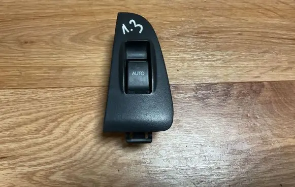 Toyota Avensis T250 Electric window control switch 7427205020