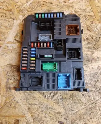 Peugeot 308 SAM control unit 9807054180 E1111754 20150314