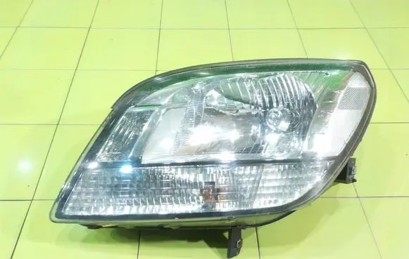 Chevrolet Orlando Headlight/headlamp PRZOD
