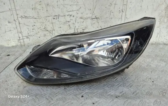 Ford Focus Headlight/headlamp BM5113W030DK BM5113W030 BM5113D155