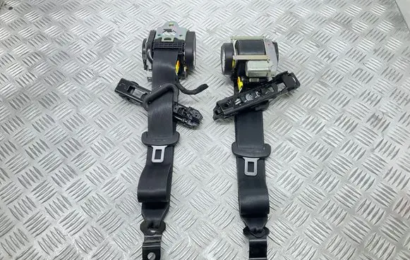 Skoda Rapid (NH) Front seatbelt 5JA857701B 5JA857702B 8V0857819A