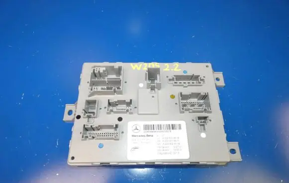 Mercedes-Benz C W205 Central body control module A2229009608 A2229018901 A2229024208