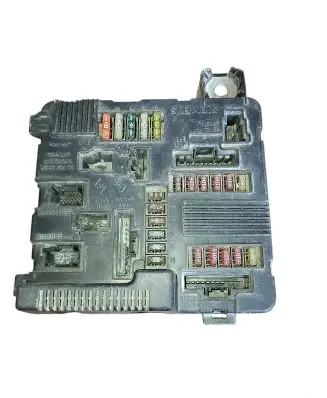 Renault Scenic II - Grand scenic II Fuse module 8200306032A S118399200D