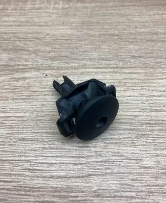 Radiator mount bracket