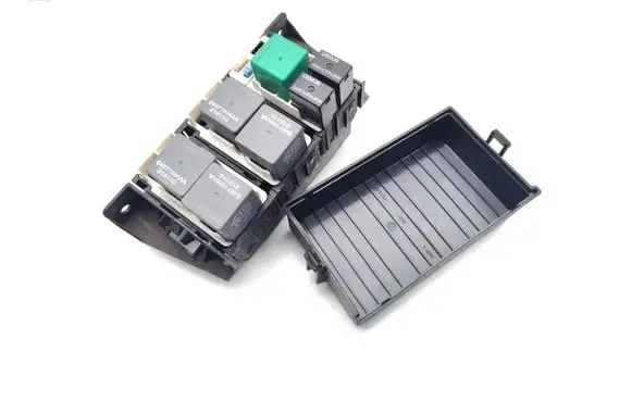 Jeep Grand Cherokee Fuse module 04671886AA