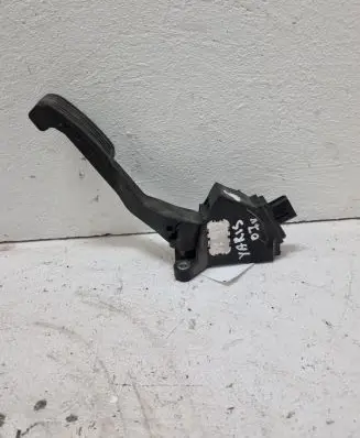 Toyota Yaris Accelerator throttle pedal 781100D010