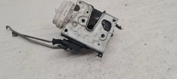Audi A4 S4 B5 8D Front door lock 8D1837015E